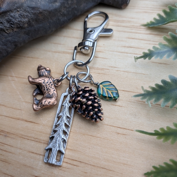 Nature-Themed Keychain with Bear and Pinecone Charms / Bear Purse Charm - Picture 3 of 4